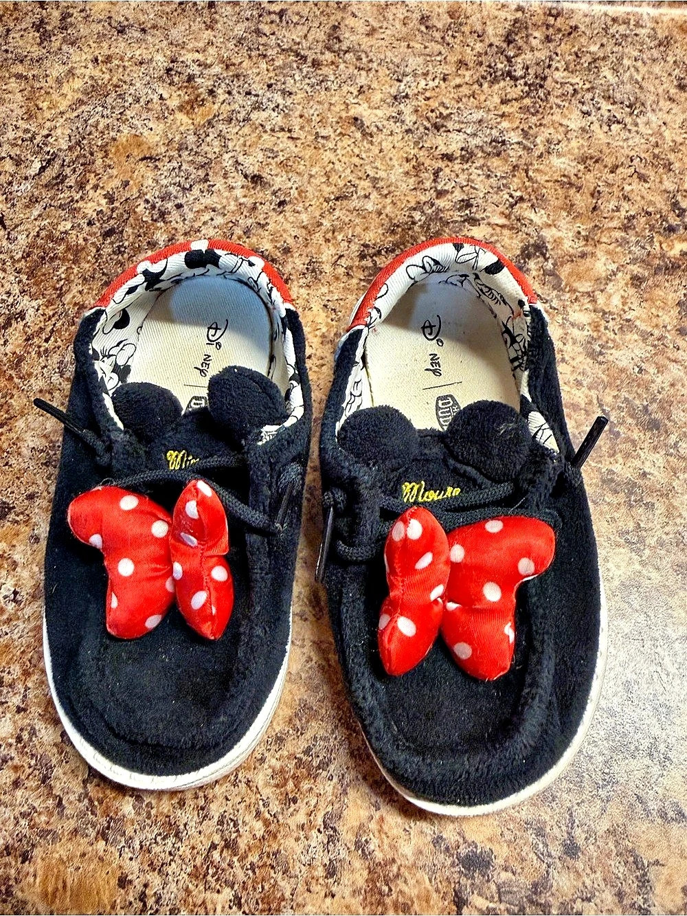 Disney Minnie Mouse Sneakers Baby 7 Black & Red